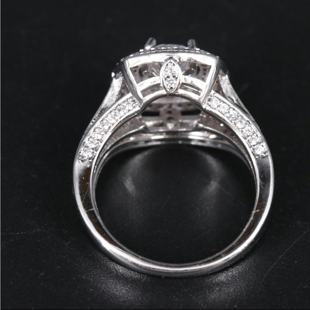 Elegant Silver Women's Ring - Picture 3 of 4